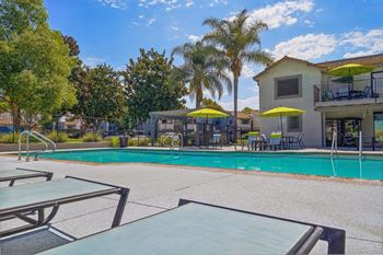Sparkling pool with spa